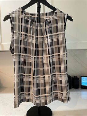 Calvin Klein Black and White Plaid Sleeveless Blouse (0033)